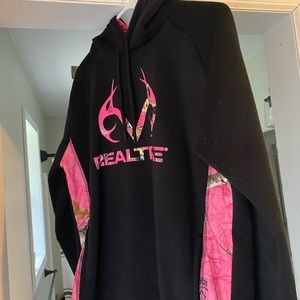 Womens Realtree sweatshirt